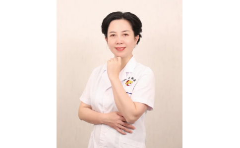 謝雪姣：以學(xué)術(shù)鉆研為筆，書寫岐黃新章，為患者點(diǎn)亮生命之光！