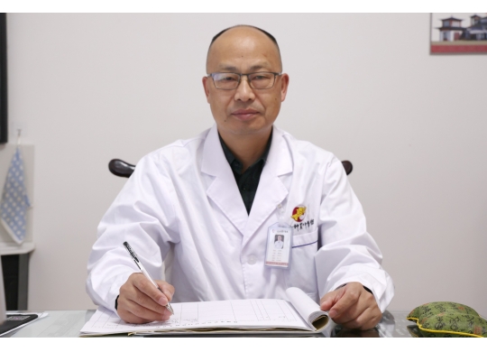 喜訊！熱烈祝賀馬志忠主任榮獲第二屆國(guó)醫(yī)大師劉志明（湘潭）中醫(yī)藥發(fā)展貢獻(xiàn)獎(jiǎng)，并入選全國(guó)基層名老中醫(yī)藥專(zhuān)家傳承工作室建設(shè)項(xiàng)目